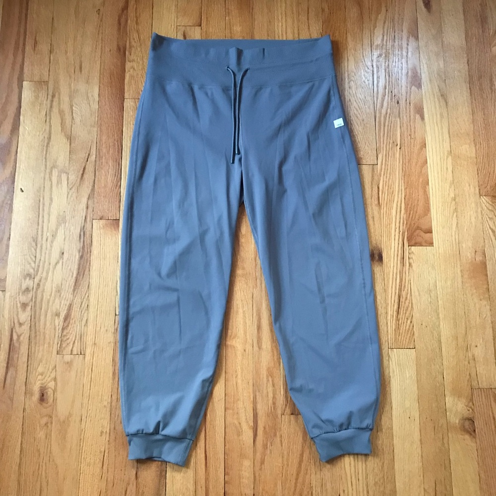 Vuori Daily Form Gray Leggings XL